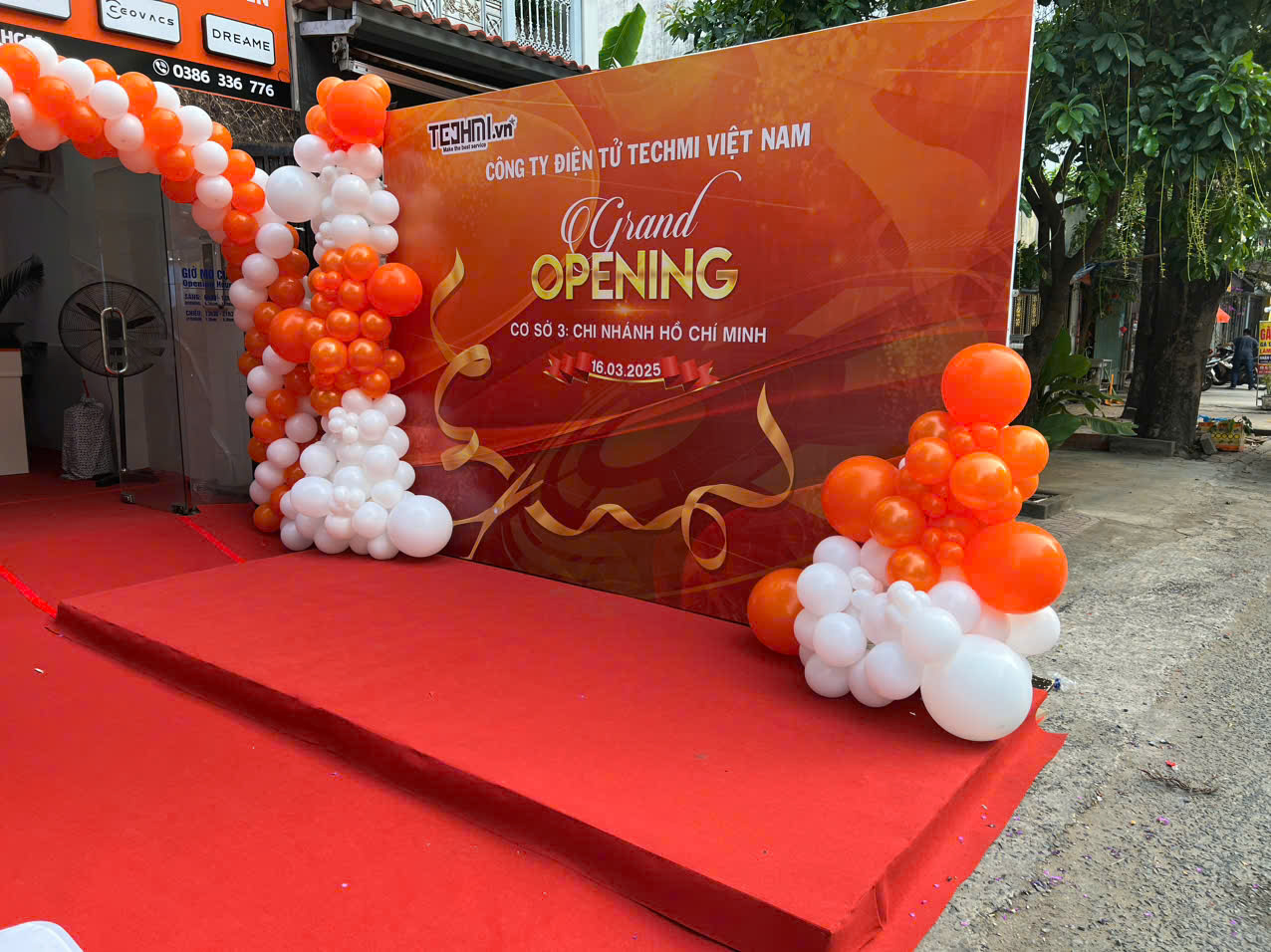 Backdrop khai trương tone cam - Hình 3